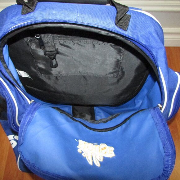 Inaria Soccer Backpack - NEW - Picture 8 of 9